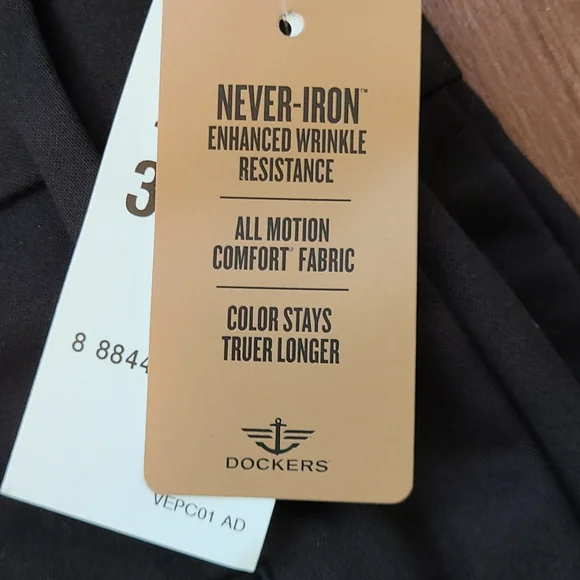 Dockers Insignia Straight khakis - Picture 3 of 6